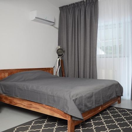 Omega House Hotel Букурещ Екстериор снимка
